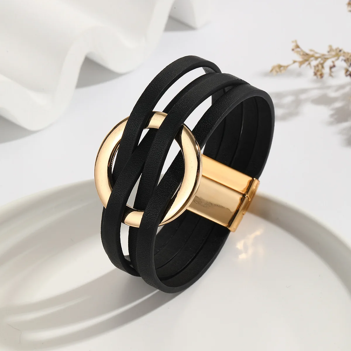 Leather Circle Cuff AL2503C