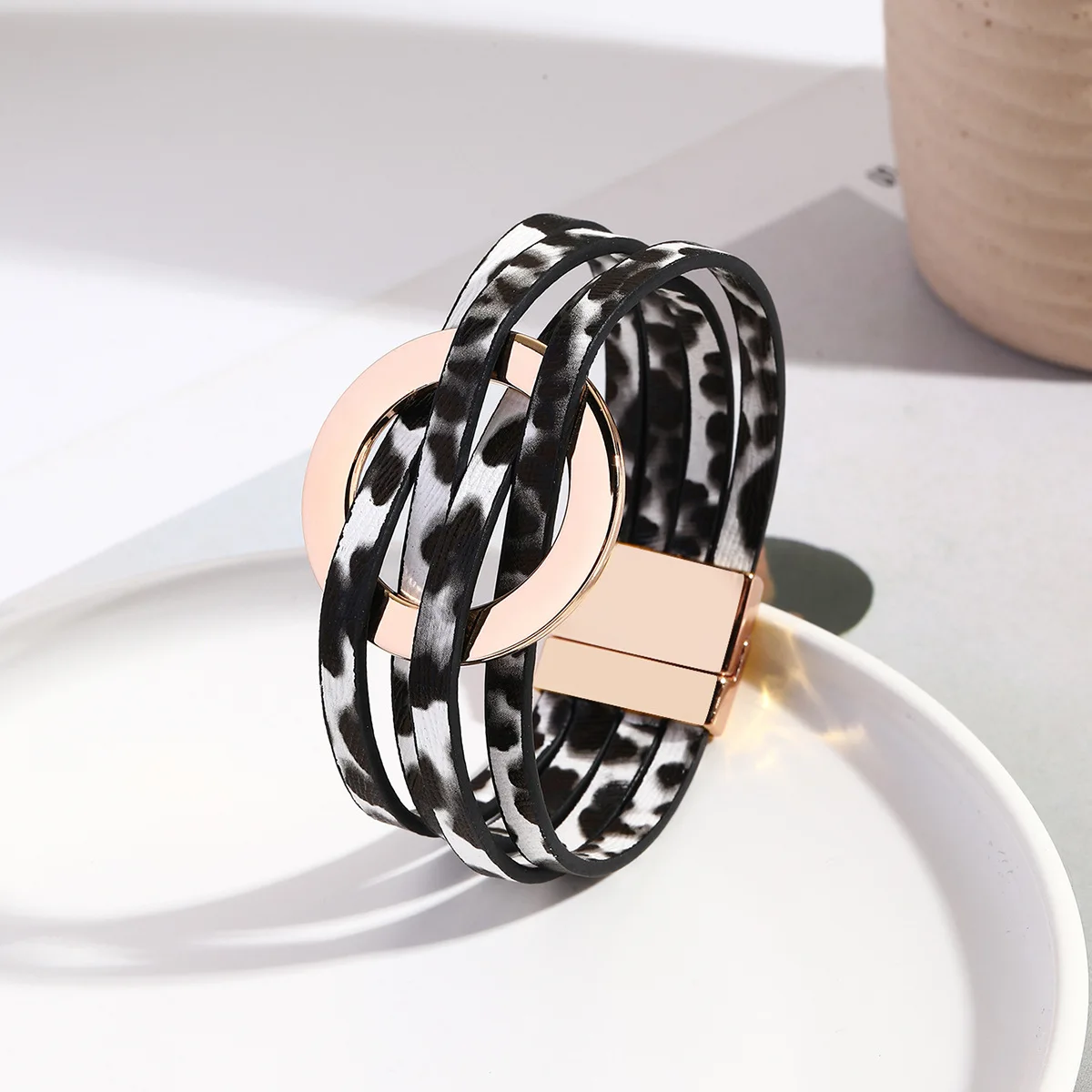 Leather Circle Cuff AL2503C