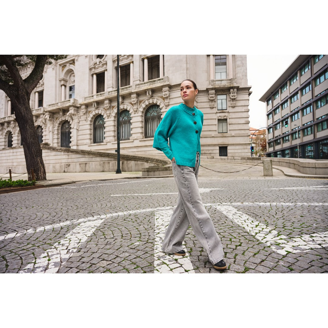 Three-Button Cardi 18500
