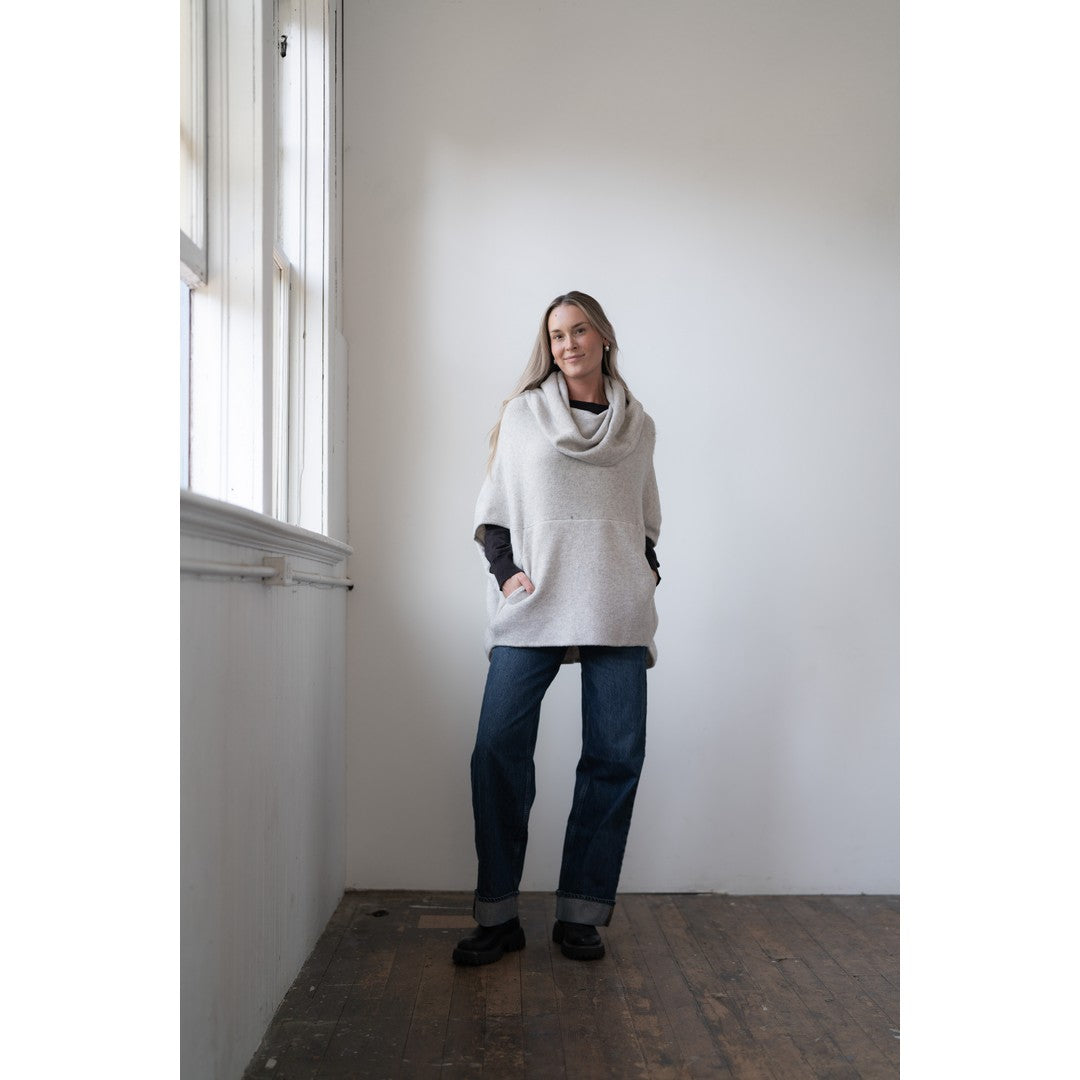 Kanga Cowl Capelet EV8086