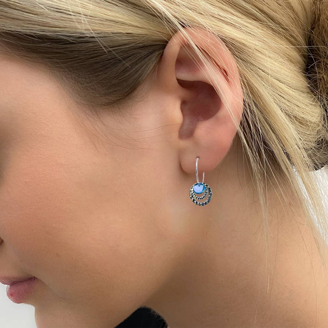 0025  Earrings with 9 interchangeable colours.