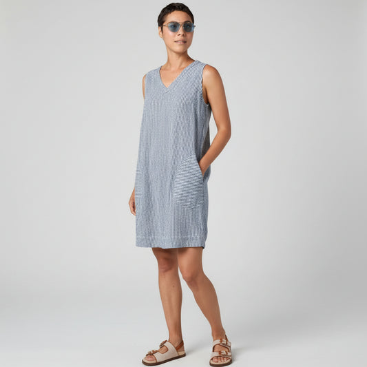 V-Neck Shift Dress 0640672