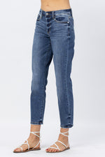 Load image into Gallery viewer, Midrise Clean Non-Distressed Boyfriend Denim 82277REG
