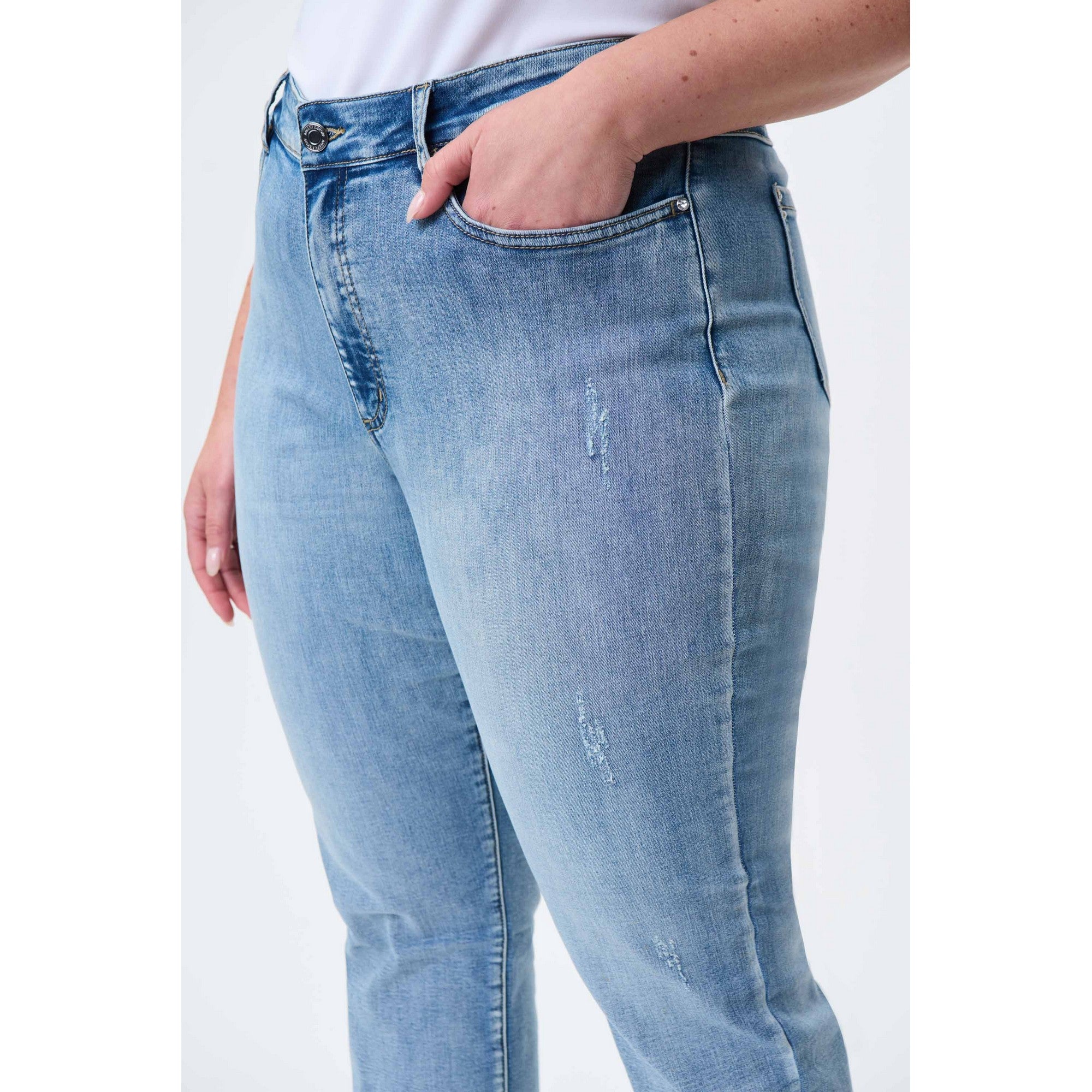 Frayed Hem Crop Denim 231924