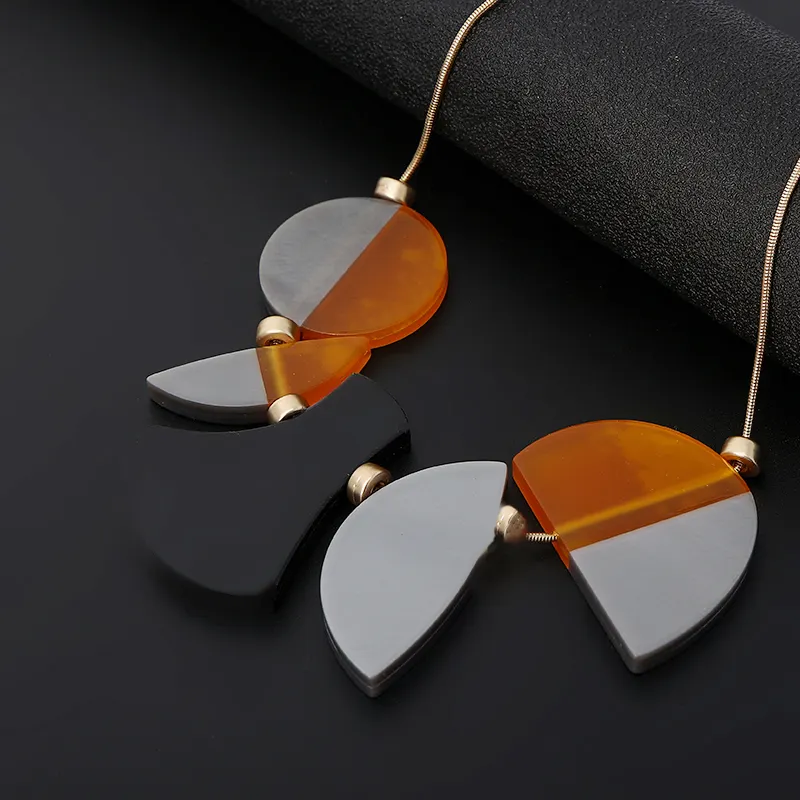Colourful Acrylic Necklace Jewelry 231312 BTJE