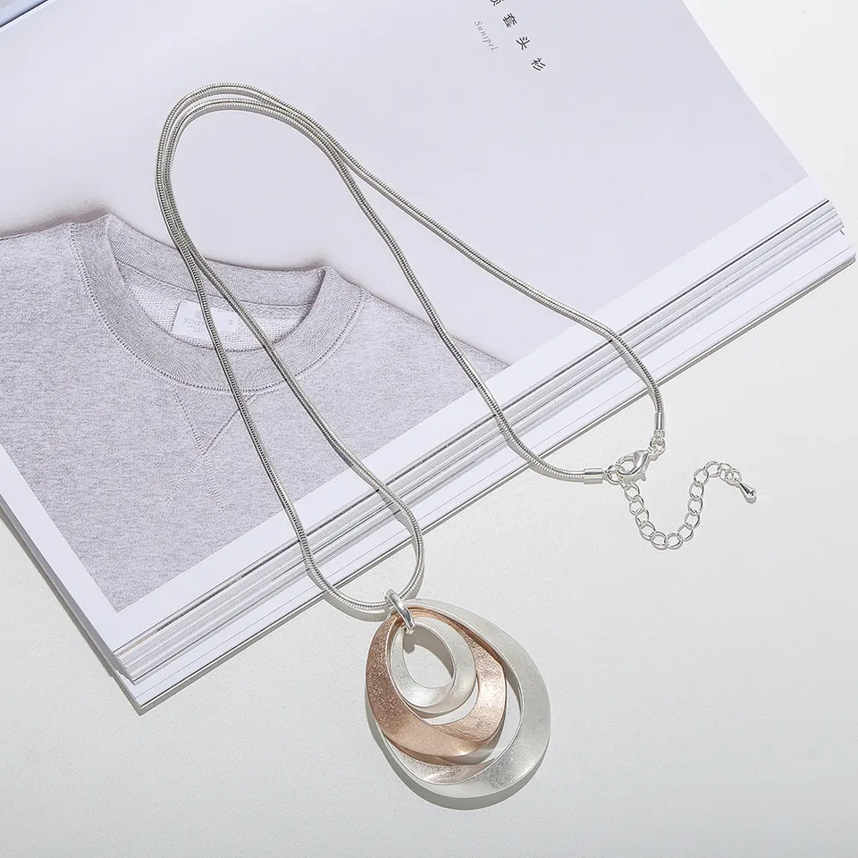 Two-Tone Loop Pendant Necklace Jewelry 231038 BTJE