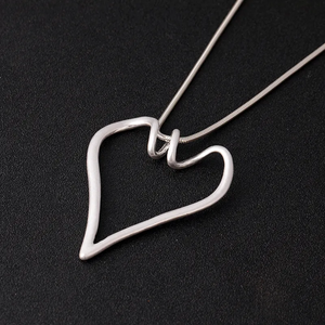 Twisted Heart Necklace Jewelry 231048 BTJE