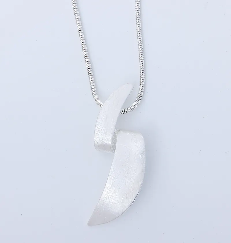 Blade Necklace Jewelry 231524 BTJE